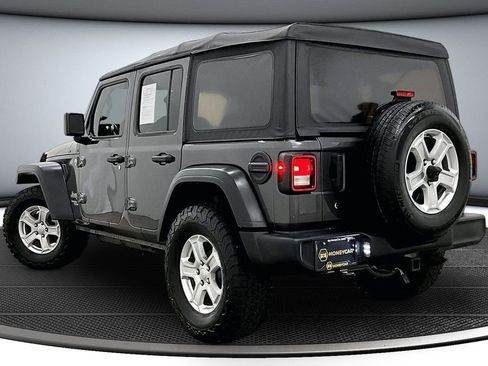 Used 2018 Jeep Wrangler Unlimited Sport S AWD/4WD image 4