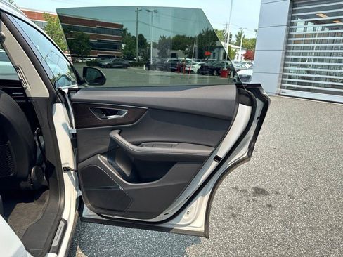 Used 2023 Audi Q8 Premium Plus w/ Premium Plus Package AWD/4WD image 26