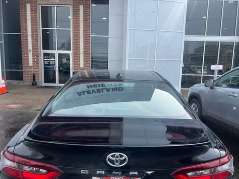 Used 2023 Toyota Camry SE image 9