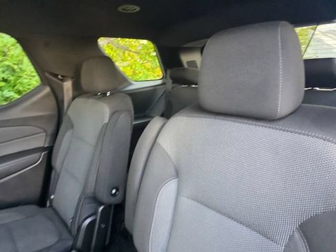Used 2023 Chevrolet Traverse LT FWD image 14