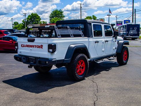 Used 2023 Jeep Gladiator Sport AWD/4WD image 7
