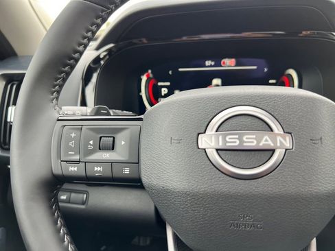 New 2026 Nissan Pathfinder SL image 10