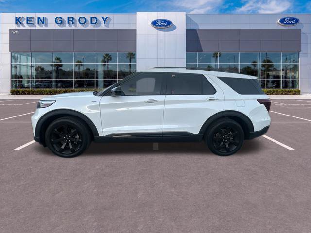 Used 2024 Ford Explorer ST-Line w/ Class IV Trailer Tow Package RWD image 5