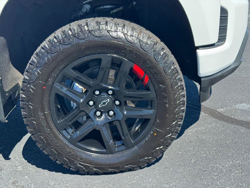 Used 2021 Chevrolet Silverado 1500 RST w/ Redline Edition AWD/4WD image 9