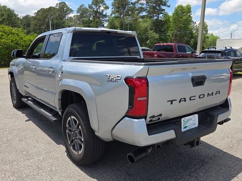Used 2024 Toyota Tacoma TRD Sport AWD/4WD image 8