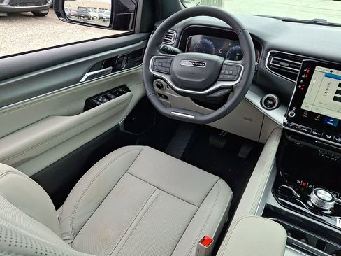 New 2026 Jeep Grand Wagoneer Limited image 10
