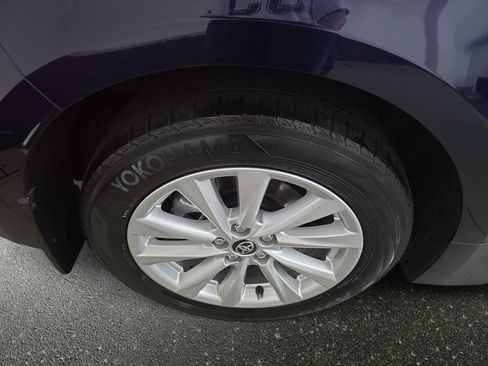 Used 2025 Toyota Corolla XLE FWD image 32