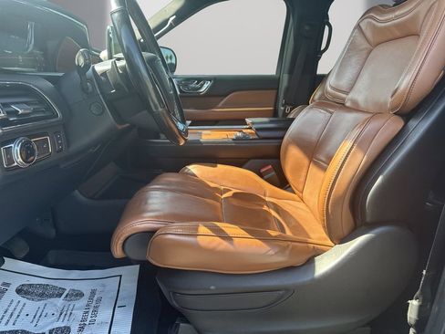 Used 2019 Lincoln Navigator Reserve AWD/4WD image 13