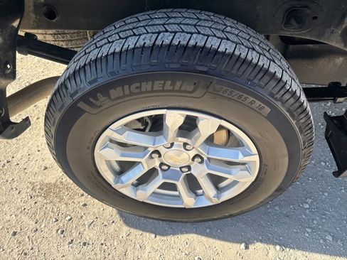 Used 2023 Chevrolet Silverado 1500 LT image 28