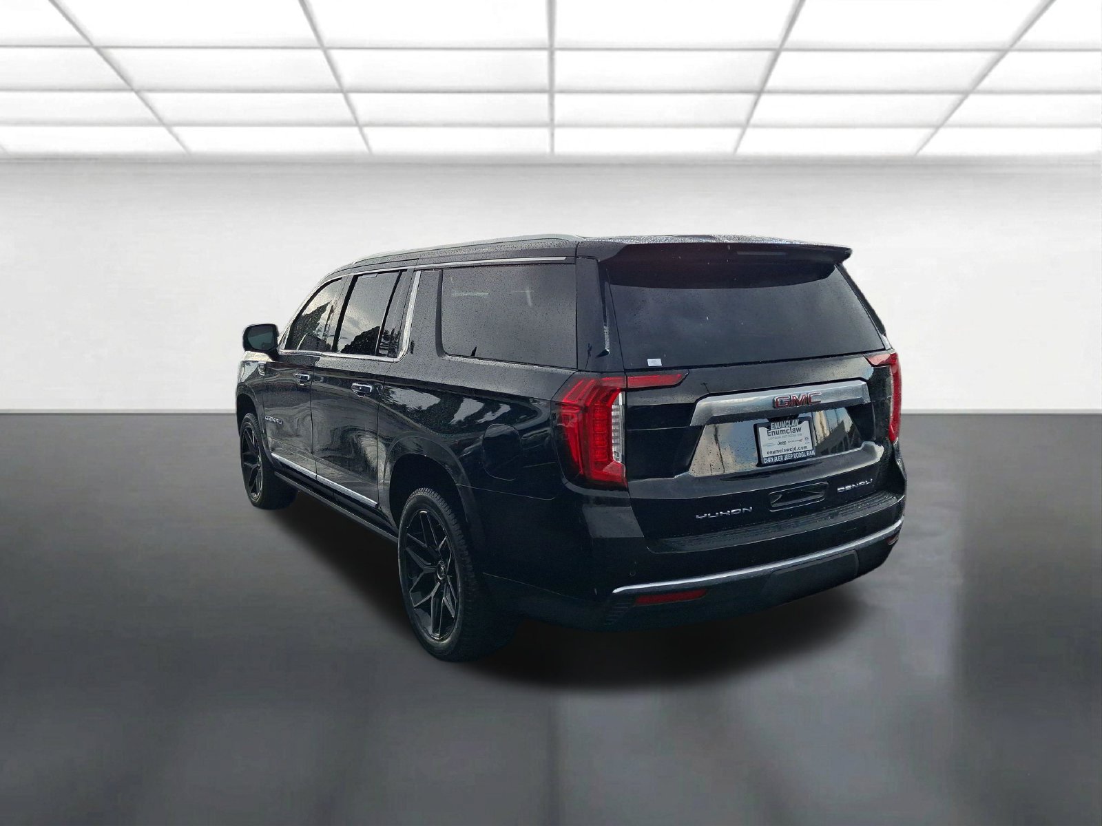 Used 2023 GMC Yukon XL Denali w/ Advanced Technology Package AWD/4WD image 8