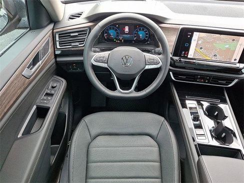 New 2025 Volkswagen Atlas SEL image 10