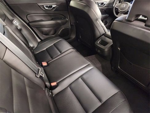 Used 2024 Volvo S60 B5 Core image 32