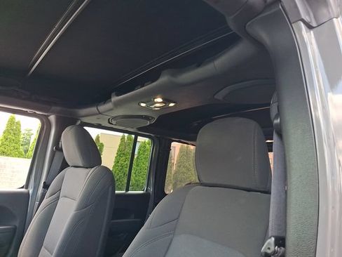 Used 2022 Jeep Wrangler Unlimited Sport AWD/4WD image 13