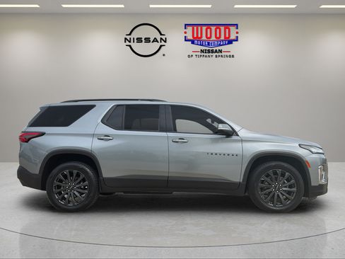 Used 2023 Chevrolet Traverse RS w/ LPO, Floor Liner Package AWD/4WD image 2