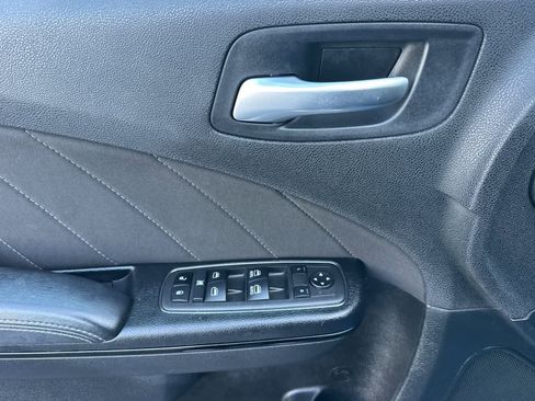Used 2022 Dodge Charger SXT w/ Blacktop Package image 12