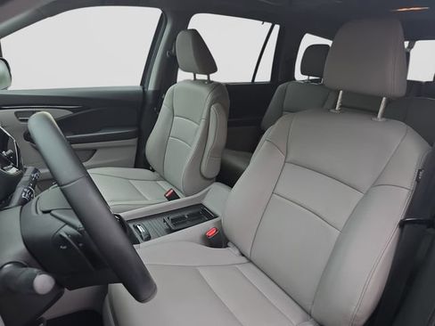 Used 2019 Honda Pilot Touring image 15