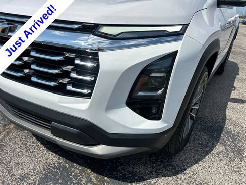 Used 2025 Chevrolet Equinox LT w/ Convenience Package II FWD image 9