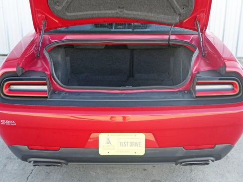 Used 2015 Dodge Challenger R/T w/ Quick Order Package 22B R/T image 9