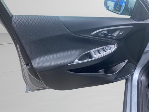Used 2025 Chevrolet Malibu RS FWD image 12
