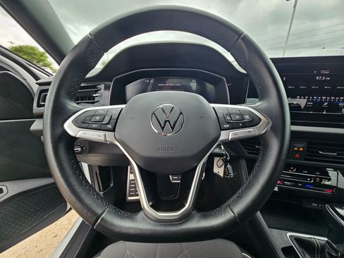 Used 2025 Volkswagen Jetta Sport image 16