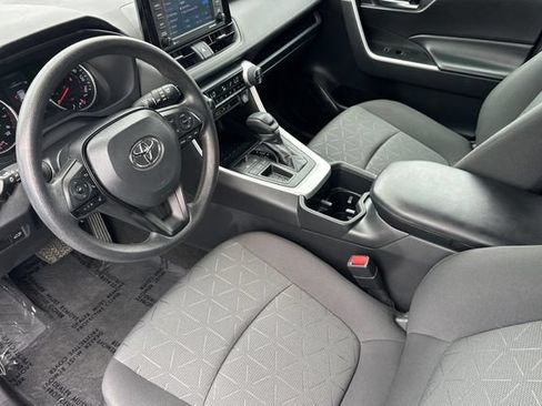 Used 2022 Toyota RAV4 XLE w/ Convenience Package FWD image 12