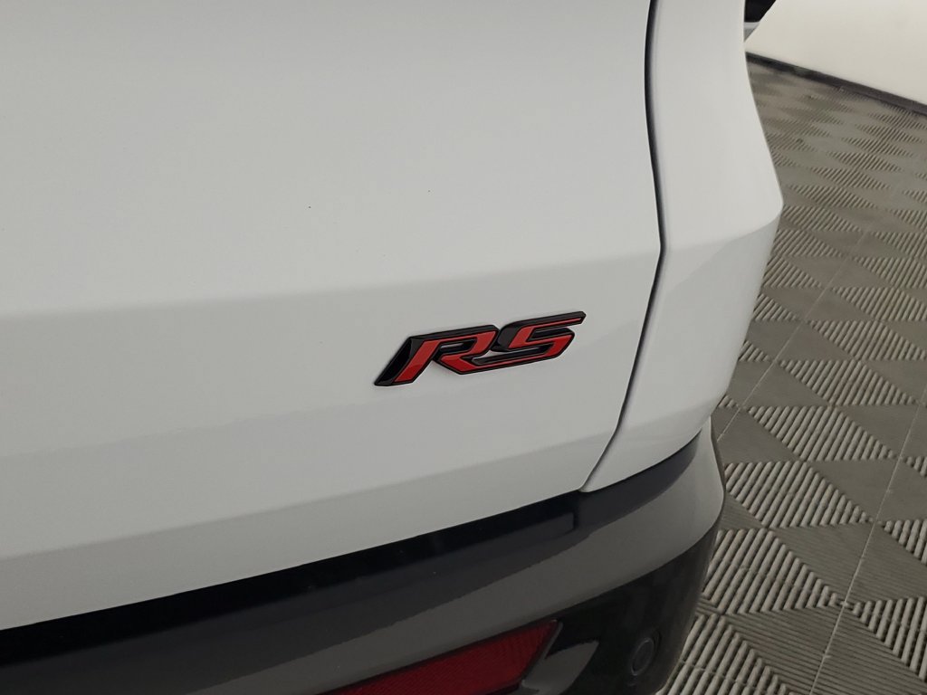 New 2026 Chevrolet Traverse RS w/ LPO, Floor Liner Package FWD image 32