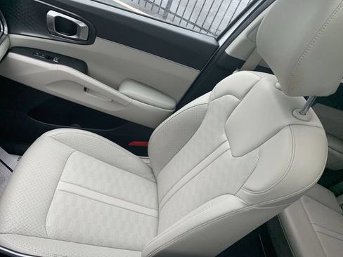 Used 2024 Kia Sorento S w/ Panoramic Sunroof Package FWD image 31