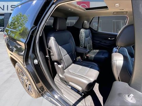 Used 2020 Chevrolet Traverse Premier FWD image 24