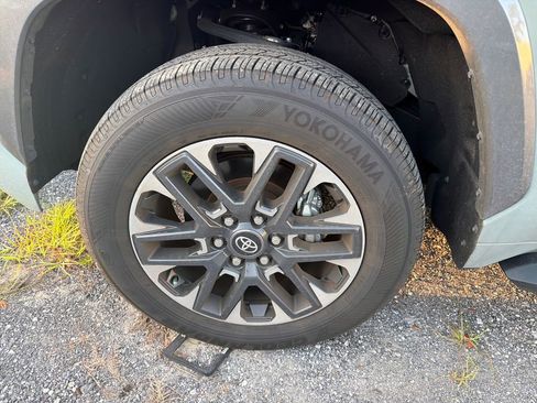 Used 2025 Toyota Tundra Limited image 17