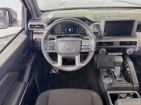 Certified 2025 Toyota 4Runner SR5 AWD/4WD image 18