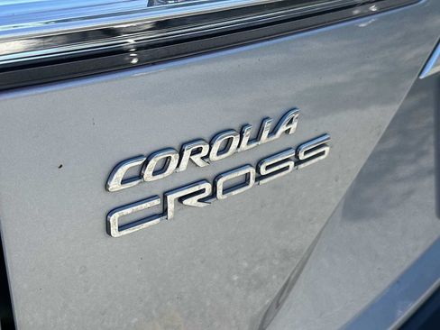 Used 2022 Toyota Corolla Cross L FWD image 11