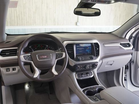 Used 2023 GMC Acadia SLT FWD image 11