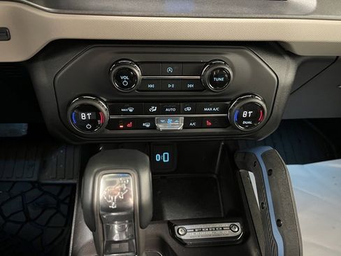 Used 2024 Ford Bronco Wildtrak image 32