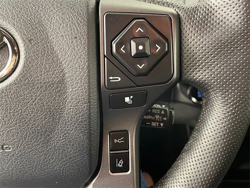 Used 2020 Toyota Tacoma TRD Off-Road w/ Technology Package image 12