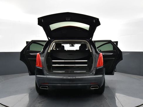 Used 2017 Cadillac XT5 Luxury image 32