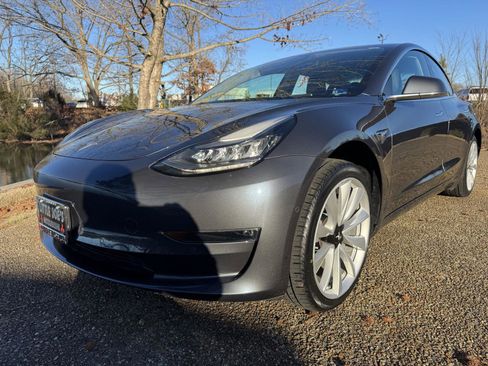 Used 2018 Tesla Model 3 Long Range image 11