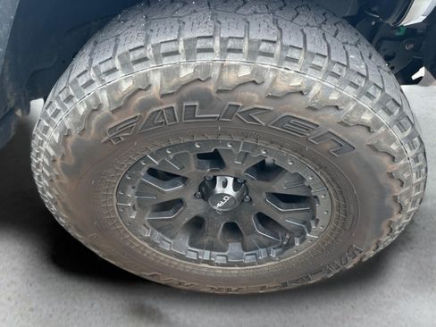 Used 2019 Jeep Wrangler Unlimited Sahara AWD/4WD image 15