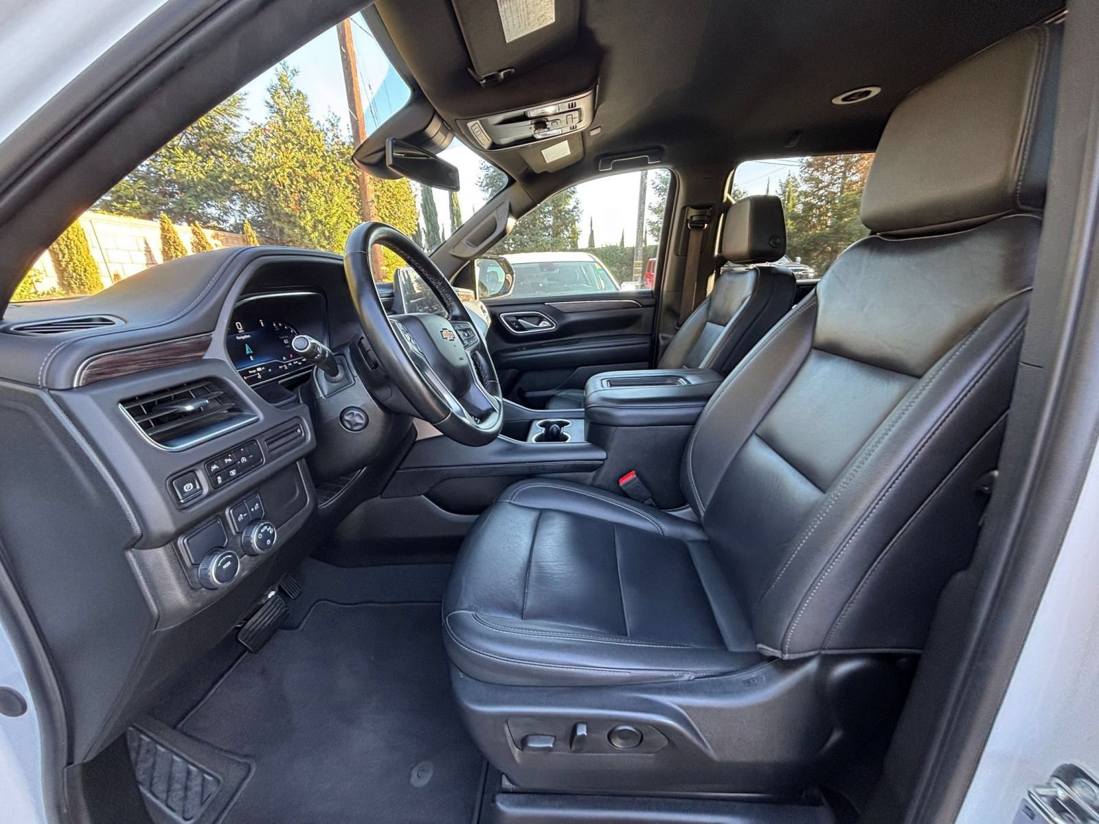 Used 2024 Chevrolet Tahoe LT w/ Luxury Package RWD image 29