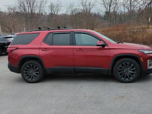 Used 2023 Chevrolet Traverse RS image 9