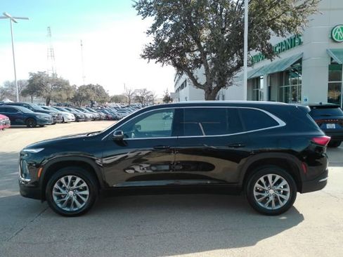 Used 2025 Buick Enclave Preferred image 10
