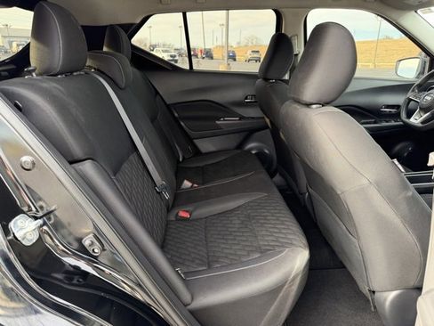 Used 2021 Nissan Kicks SV image 12