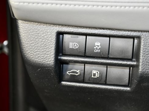 Used 2019 Toyota Avalon XLE w/ Moonroof Package image 34