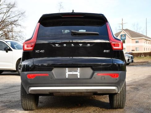 Certified 2025 Volvo XC40 B5 Core image 6