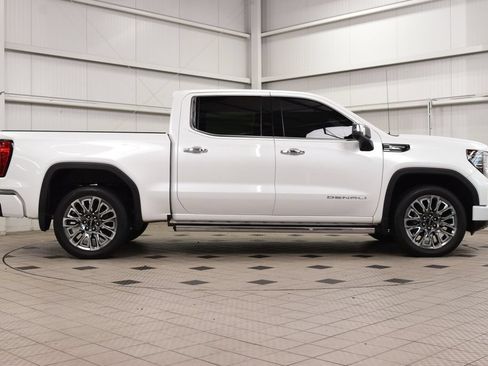 Used 2024 GMC Sierra 1500 Denali Ultimate AWD/4WD image 9
