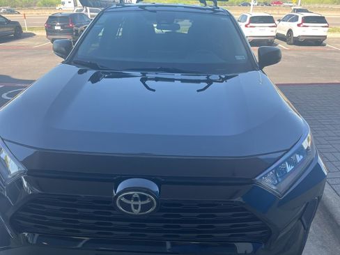 Used 2022 Toyota RAV4 LE image 2