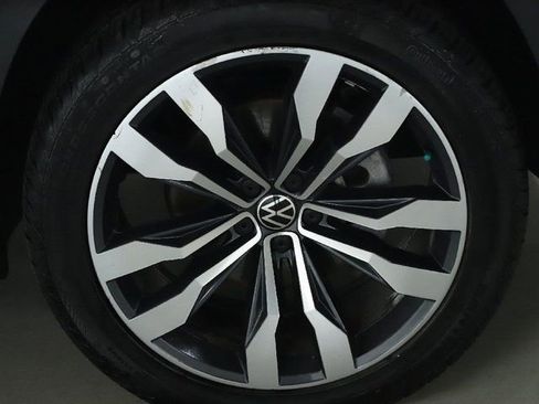 Used 2021 Volkswagen Atlas Cross Sport SEL R-Line w/ Luggage Net & Mats Package image 39