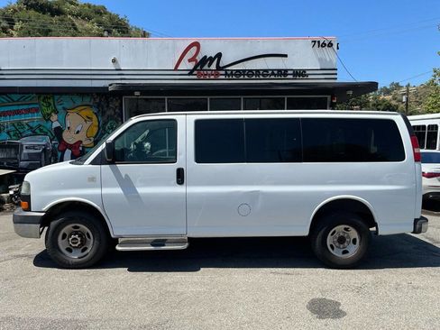 Used 2006 GMC Savana 2500 Passenger image 8