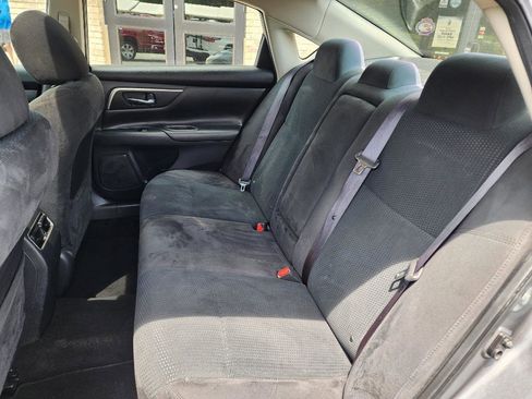 Used 2015 Nissan Altima 2.5 SV w/ Convenience Package FWD image 10