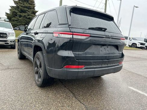 Certified 2023 Jeep Grand Cherokee Limited w/ Black Appearance Package image 23