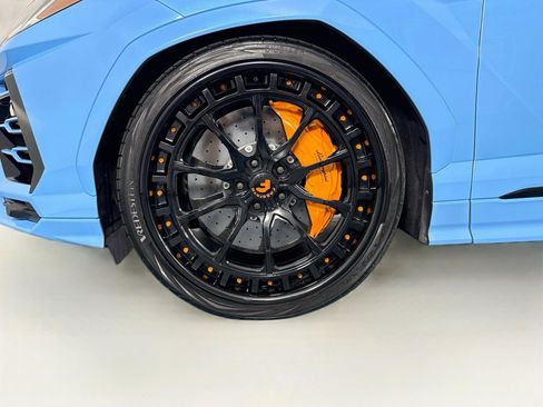 Used 2022 Lamborghini Urus AWD/4WD image 43